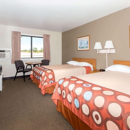 Super 8 By Wyndham Colorado Springs Peterson Space Force Cimarron Hills Exterior foto