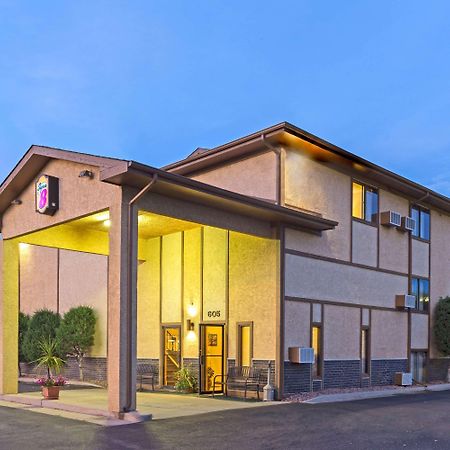 Super 8 By Wyndham Colorado Springs Peterson Space Force Cimarron Hills Exterior foto